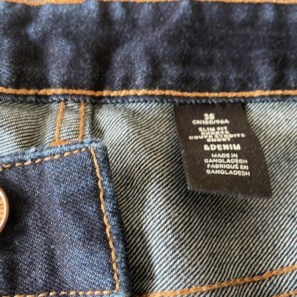 H&M Men's Dark Denim Slim Fit Shorts with cuff size 38 - Picture 9 of 9